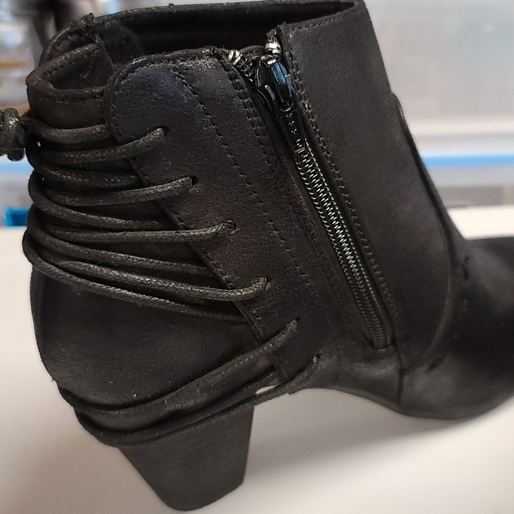 Report Milla Booties - Picture 3 of 6